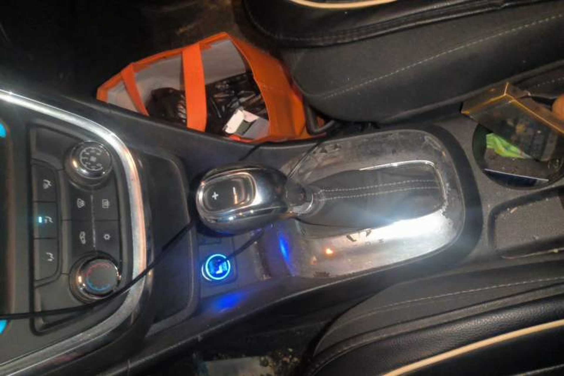 Used Buick Encore 2014 1.4T Automatic Two-Wheel Drive Urban Elite Model Gear Lever