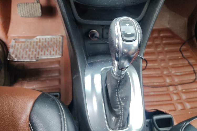 Used Buick Encore 2014 1.4T Automatic Two-Wheel Drive Urban Elite Model Gear Lever