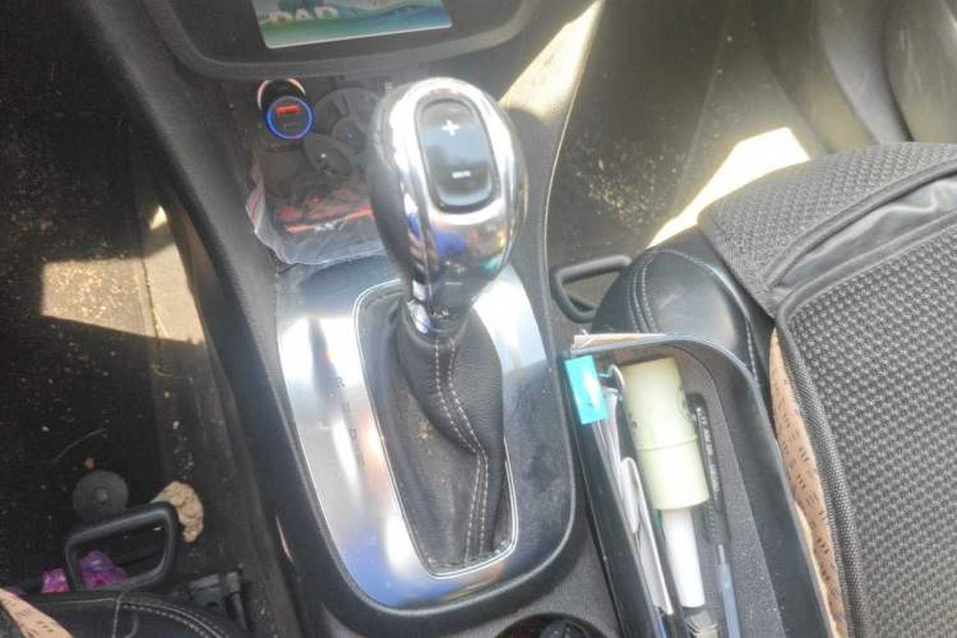 Used Buick Encore 2014 1.4T Automatic Two-Wheel Drive Urban Elite Model Gear Lever