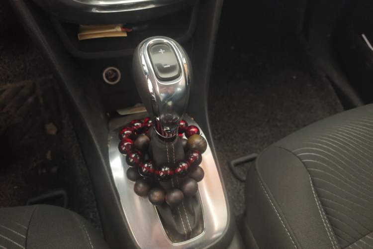 Used Buick Encore 2014 1.4T Automatic Two-Wheel Drive Urban Elite Model Gear Lever