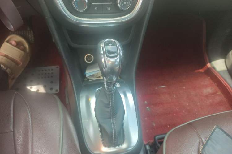 Used Buick Encore 2014 1.4T Automatic Two-Wheel Drive Urban Elite Model Gear Lever
