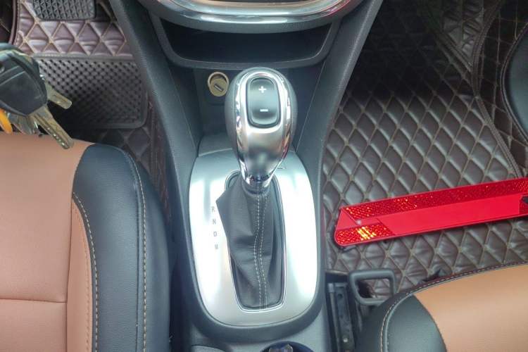 Used Buick Encore 2014 1.4T Automatic Two-Wheel Drive Urban Elite Model Gear Lever