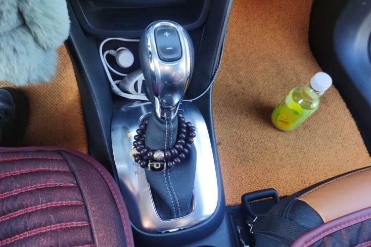Used Buick Encore 2014 1.4T Automatic Two-Wheel Drive Urban Elite Model Gear Lever
