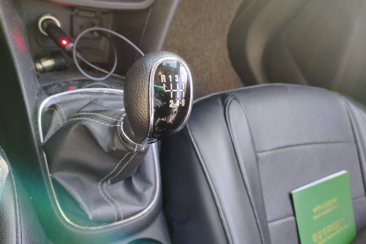 Used Buick Encore 2014 1.4T Manual Two-Wheel Drive Urban Advanced Model Gear Lever