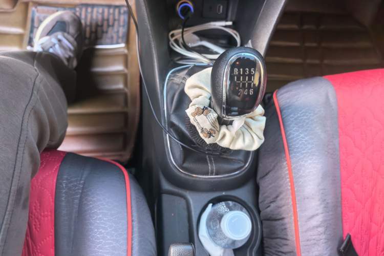 Used Buick Encore 2014 1.4T Manual Two-Wheel Drive Urban Advanced Model Gear Lever