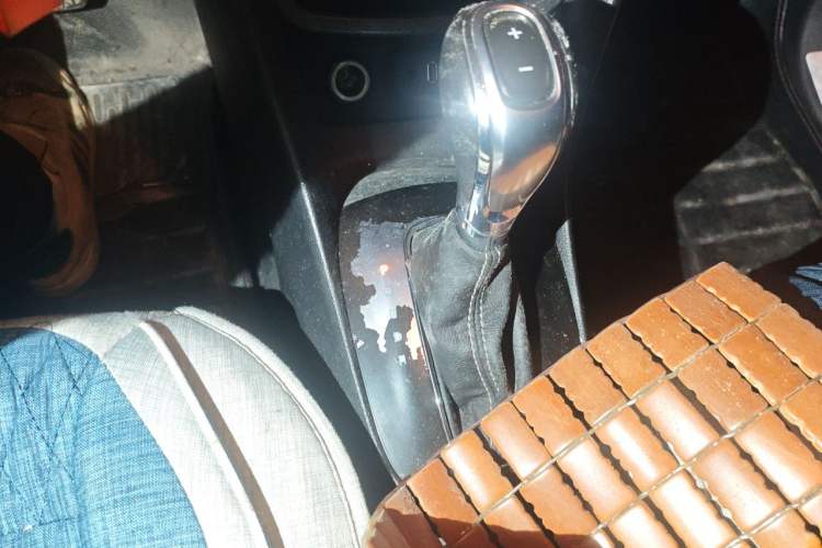 Used Buick Encore 2014 1.4T Automatic Two-Wheel Drive Urban Elite Model Gear Lever