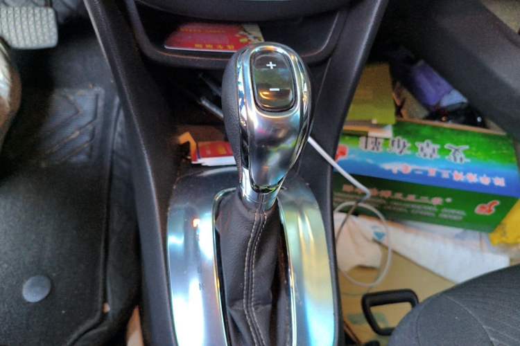Used Buick Encore 2014 1.4T Automatic Two-Wheel Drive Urban Elite Model Gear Lever