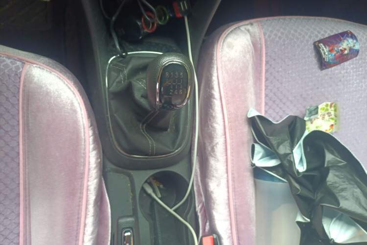 Used Buick Encore 2014 1.4T Manual Two-Wheel Drive Urban Advanced Model Gear Lever