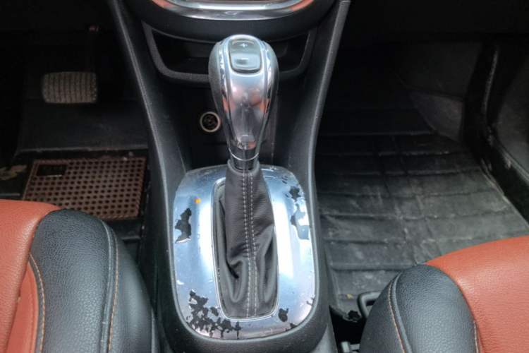 Used Buick Encore 2014 1.4T Automatic Two-Wheel Drive Urban Elite Model Gear Lever