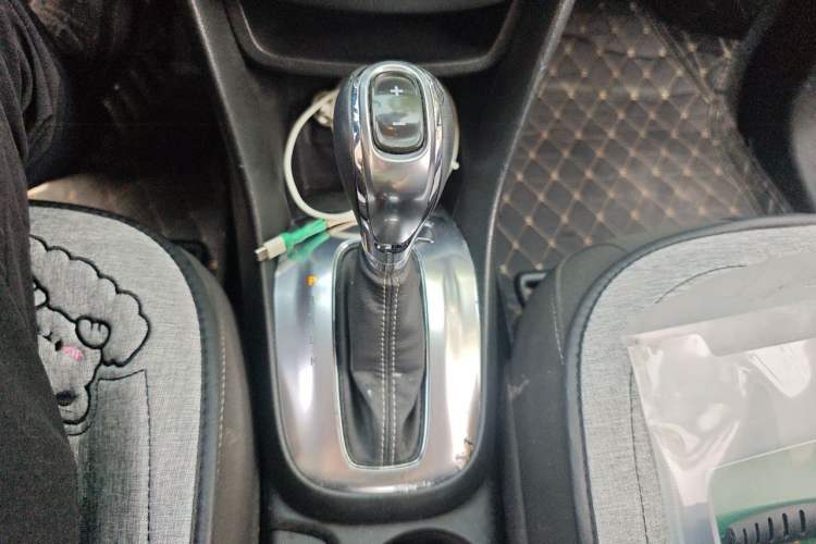 Used Buick Encore 2014 1.4T Automatic Two-Wheel Drive Urban Elite Model Gear Lever