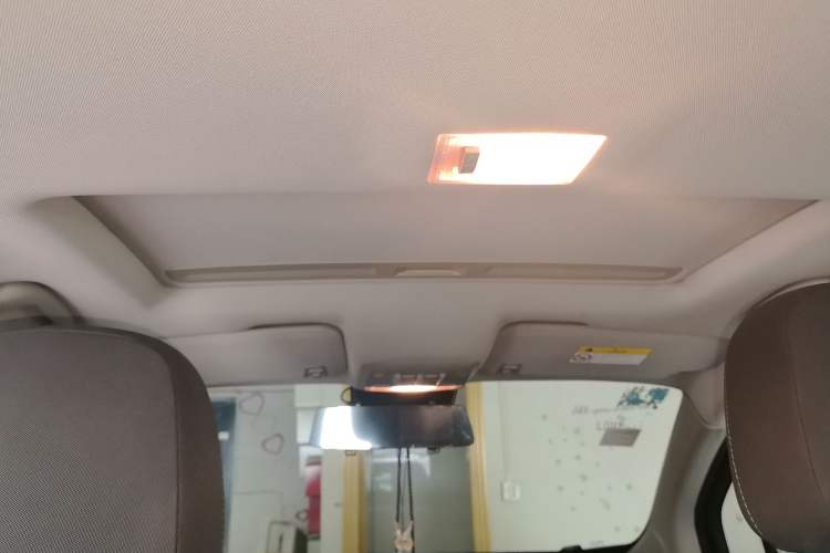 Used Buick Encore 2014 1.4T Automatic Two-Wheel Drive Urban Elite Model Headliner