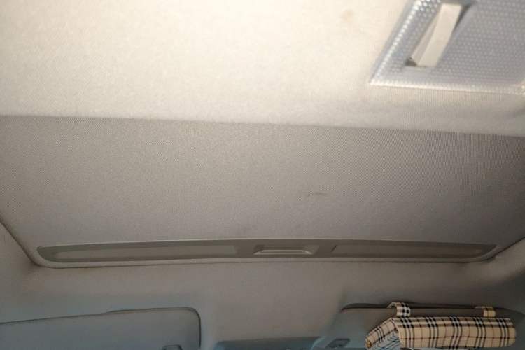 Used Buick Encore 2014 1.4T Automatic Two-Wheel Drive Urban Elite Model Headliner