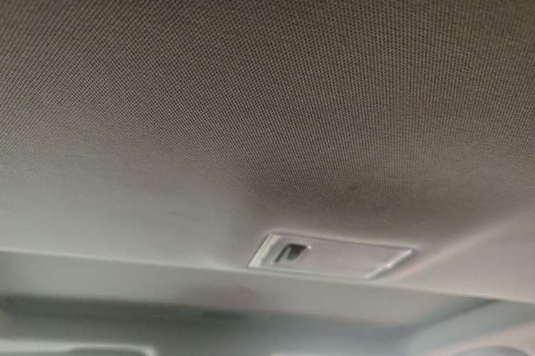 Used Buick Encore 2014 1.4T Automatic Two-Wheel Drive Urban Elite Model Headliner
