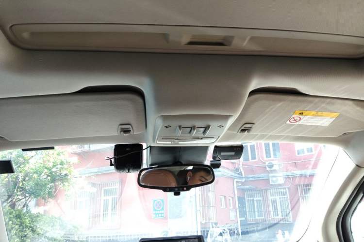Used Buick Encore 2014 1.4T Automatic All-Wheel-Drive Flagship Edition Headliner