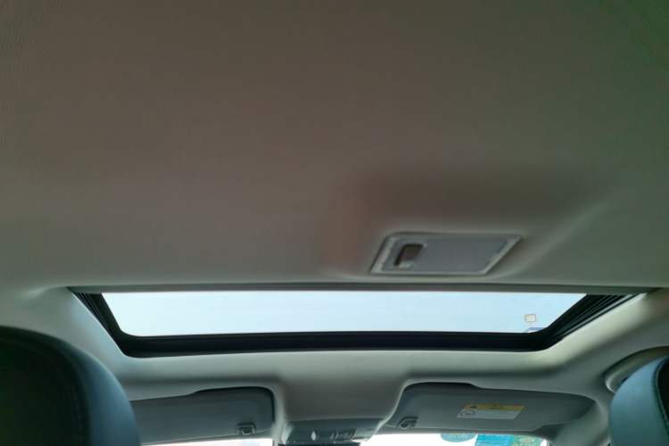 Used Buick Encore 2014 1.4T Automatic Two-Wheel Drive Urban Elite Model Headliner