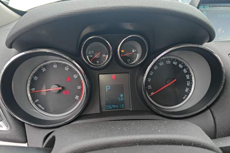 Used Buick Encore 2014 1.4T Automatic Two-Wheel Drive Urban Elite Model Instrument Cluster