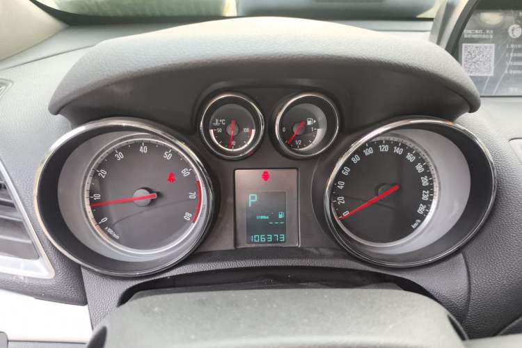 Used Buick Encore 2014 1.4T Automatic Two-Wheel Drive Urban Elite Model Instrument Cluster