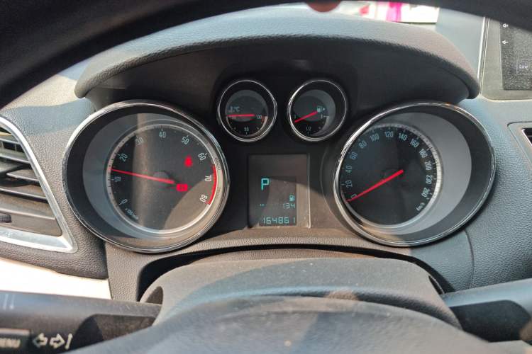 Used Buick Encore 2014 1.4T Automatic Two-Wheel Drive Urban Elite Model Instrument Cluster