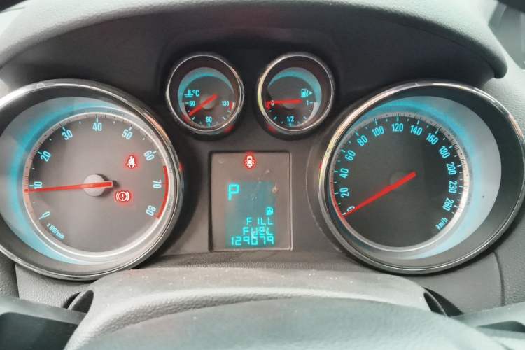Used Buick Encore 2014 1.4T Automatic Two-Wheel Drive Urban Elite Model Instrument Cluster