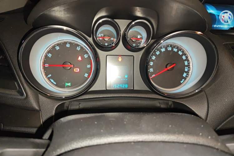 Used Buick Encore 2014 1.4T Automatic Two-Wheel Drive Urban Leading Model Instrument Cluster