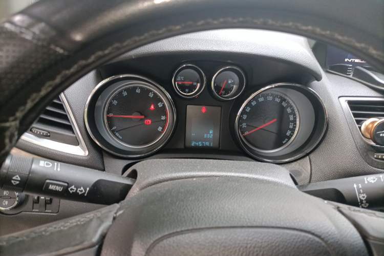 Used Buick Encore 2014 1.4T Manual Two-Wheel Drive Urban Sport Model Instrument Cluster