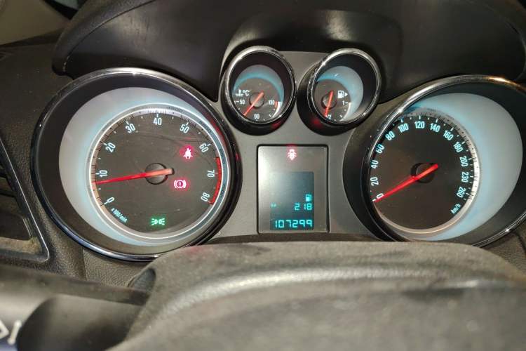 Used Buick Encore 2014 1.4T Manual Two-Wheel Drive Urban Sport Model Instrument Cluster