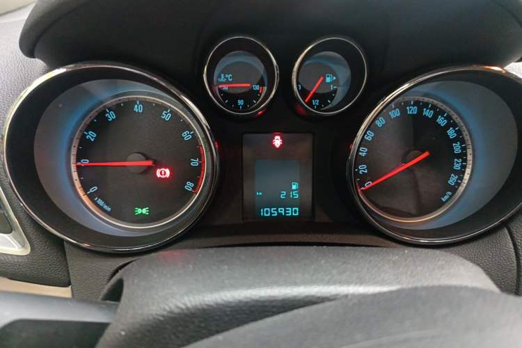 Used Buick Encore 2014 1.4T Manual Two-Wheel Drive Urban Sport Model Instrument Cluster