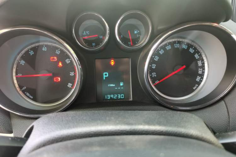 Used Buick Encore 2014 1.4T Automatic Two-Wheel Drive Urban Elite Model Instrument Cluster