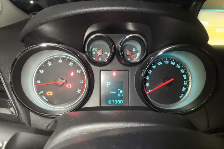 Used Buick Encore 2014 1.4T Automatic Two-Wheel Drive Urban Elite Model Instrument Cluster