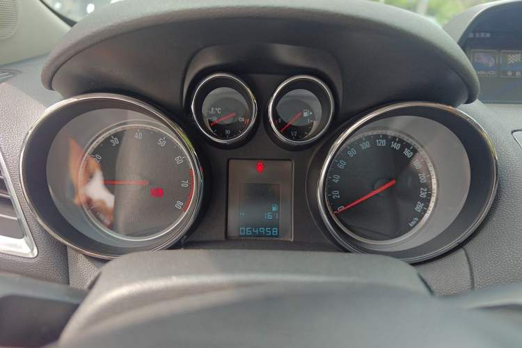 Used Buick Encore 2014 1.4T Manual Two-Wheel Drive Urban Sport Model Instrument Cluster