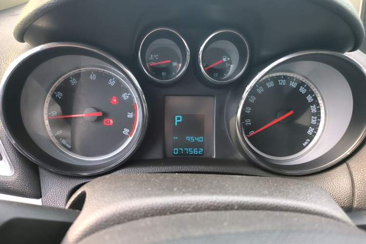 Used Buick Encore 2014 1.4T Automatic Two-Wheel Drive Urban Elite Model Instrument Cluster