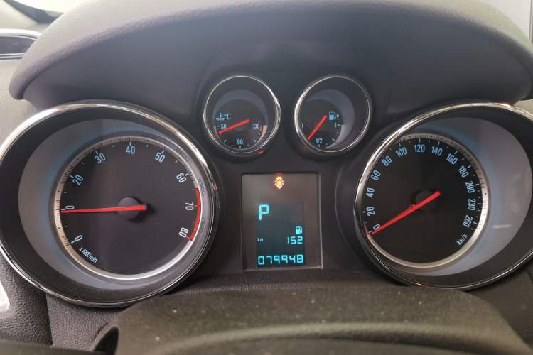 Used Buick Encore 2014 1.4T Automatic Two-Wheel Drive Urban Elite Model Instrument Cluster