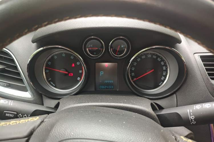 Used Buick Encore 2014 1.4T Automatic Two-Wheel Drive Urban Leading Model Instrument Cluster