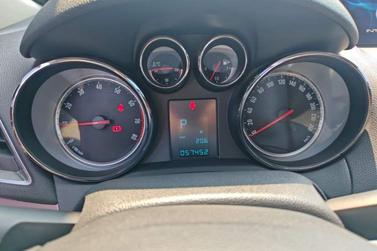 Used Buick Encore 2014 1.4T Automatic Two-Wheel Drive Urban Leading Model Instrument Cluster