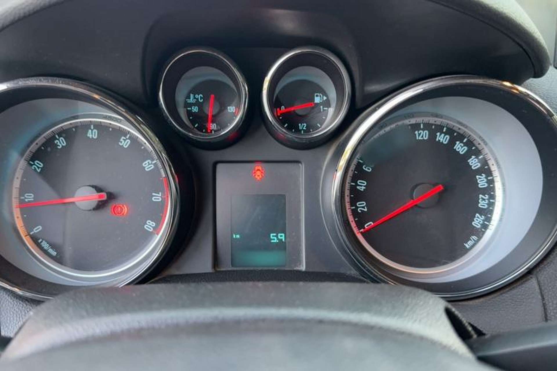 Used Buick Encore 2014 1.4T Manual Two-Wheel Drive Urban Advanced Model Instrument Cluster