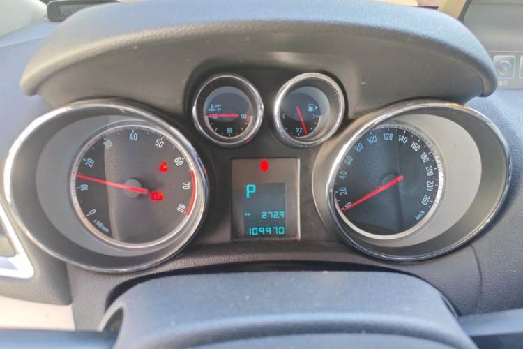 Used Buick Encore 2014 1.4T Automatic Two-Wheel Drive Urban Elite Model Instrument Cluster