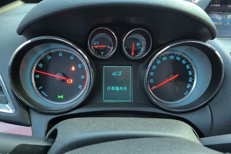 Used Buick Encore 2014 1.4T Automatic All-Wheel-Drive Flagship Edition Instrument Cluster