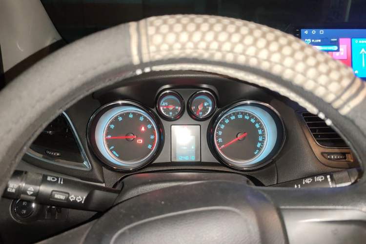 Used Buick Encore 2014 1.4T Automatic Two-Wheel Drive Urban Elite Model Instrument Cluster