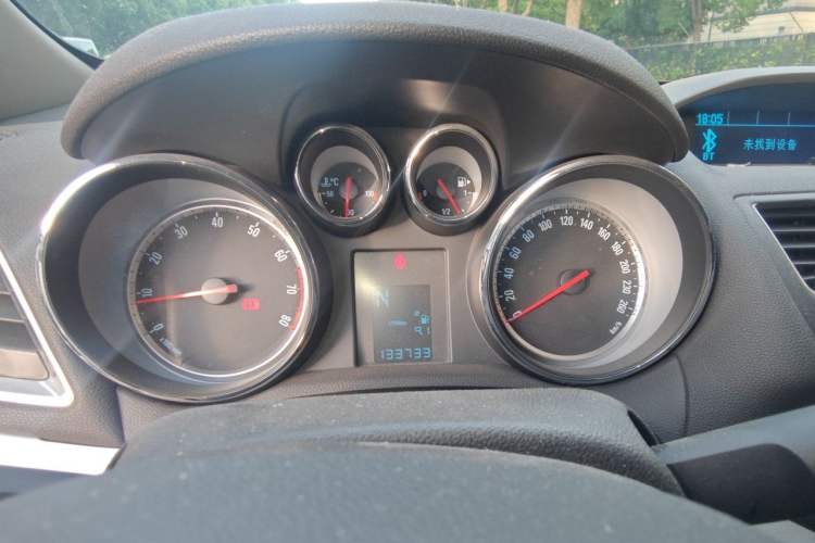 Used Buick Encore 2014 1.4T Automatic Two-Wheel Drive Urban Elite Model Instrument Cluster