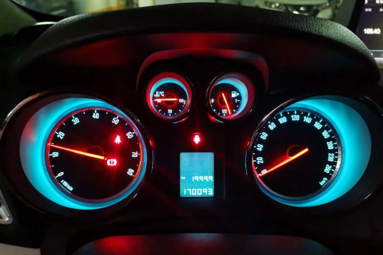 Used Buick Encore 2014 1.4T Manual Two-Wheel Drive Urban Advanced Model Instrument Cluster