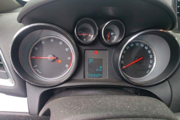 Used Buick Encore 2014 1.4T Automatic Two-Wheel Drive Urban Elite Model Instrument Cluster