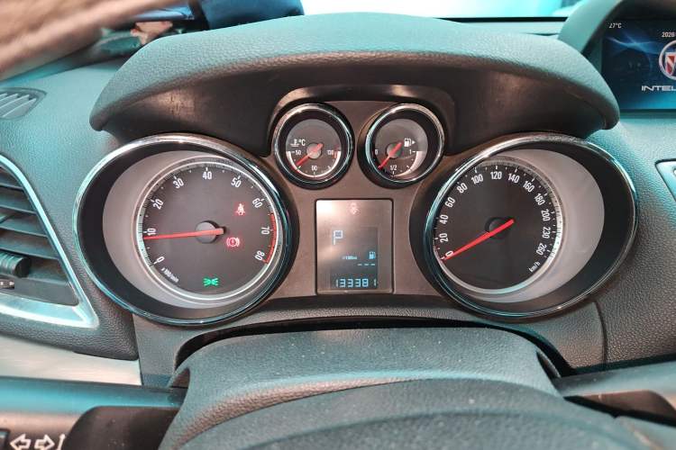 Used Buick Encore 2014 1.4T Automatic Two-Wheel Drive Urban Leading Model Instrument Cluster