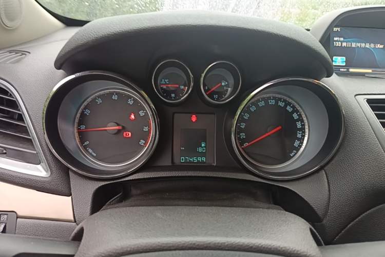 Used Buick Encore 2014 1.4T Manual Two-Wheel Drive Urban Sport Model Instrument Cluster