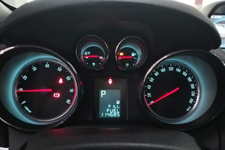 Used Buick Encore 2014 1.4T Automatic Two-Wheel Drive Urban Elite Model Instrument Cluster