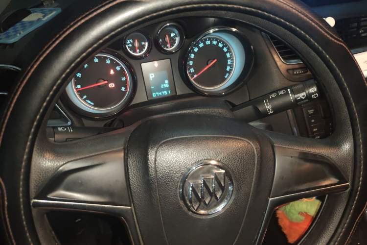 Used Buick Encore 2014 1.4T Automatic Two-Wheel Drive Urban Elite Model Instrument Cluster