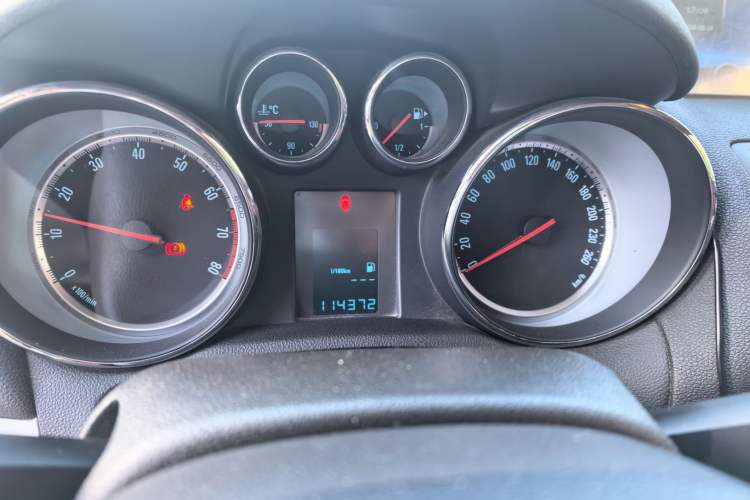 Used Buick Encore 2014 1.4T Manual Two-Wheel Drive Urban Advanced Model Instrument Cluster
