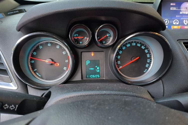 Used Buick Encore 2014 1.4T Automatic Two-Wheel Drive Urban Elite Model Instrument Cluster