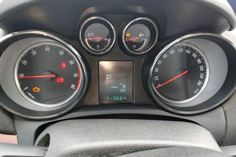Used Buick Encore 2014 1.4T Automatic Two-Wheel Drive Urban Leading Model Instrument Cluster