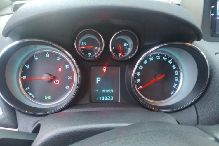Used Buick Encore 2014 1.4T Automatic Two-Wheel Drive Urban Leading Model Instrument Cluster