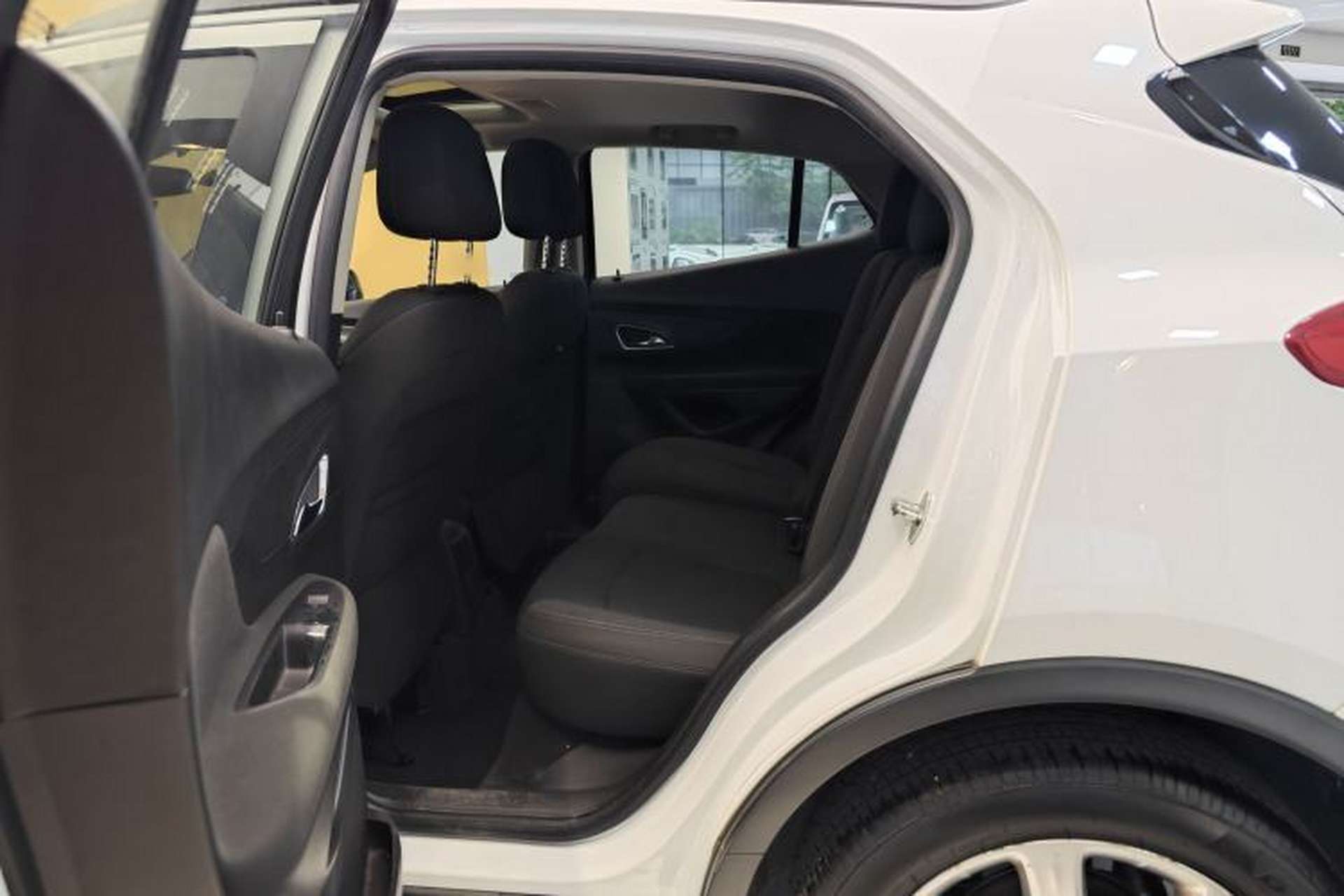 Used Buick Encore 2014 1.4T Automatic Two-Wheel Drive Urban Elite Model Interior 2